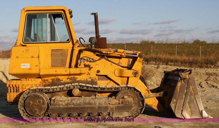 image for item A6512 1978 John Deere 755 track loader