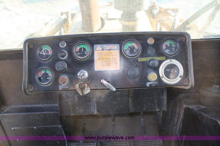 image for item A6512 1978 John Deere 755 track loader