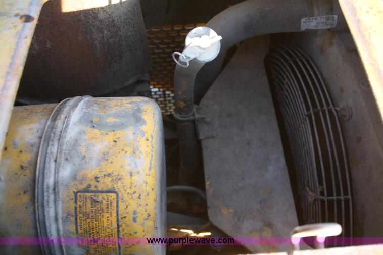 image for item A6512 1978 John Deere 755 track loader