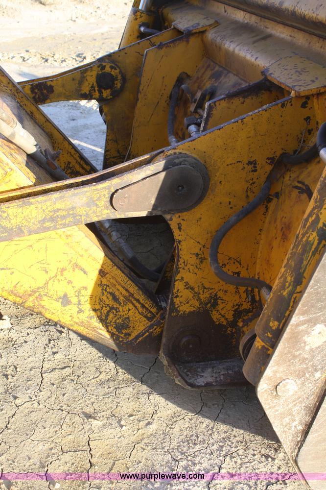 image for item A6512 1978 John Deere 755 track loader
