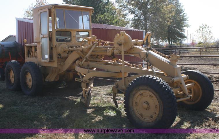 image for item A6526 Caterpillar 212 motor grader