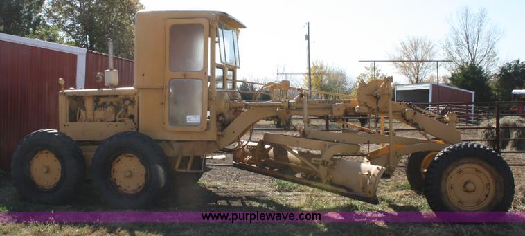 image for item A6526 Caterpillar 212 motor grader