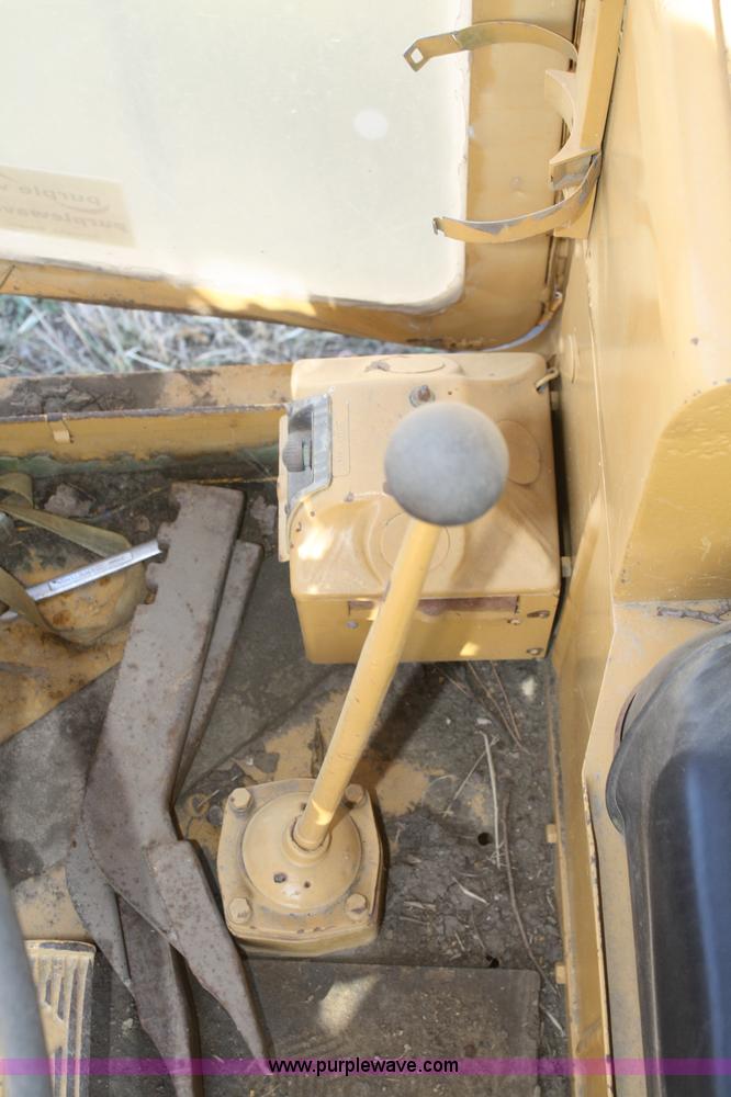 image for item A6526 Caterpillar 212 motor grader