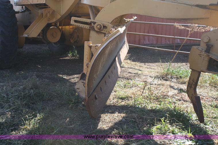 image for item A6526 Caterpillar 212 motor grader