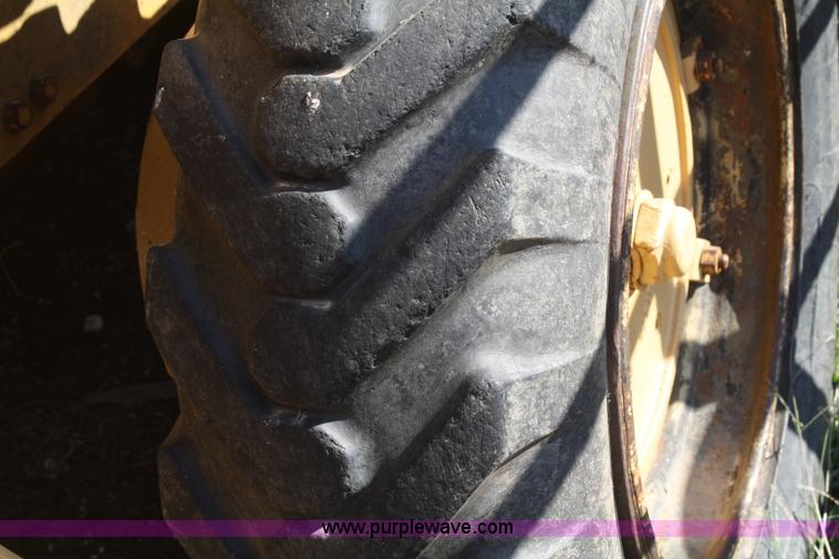 image for item A6526 Caterpillar 212 motor grader