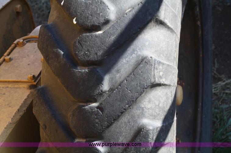 image for item A6526 Caterpillar 212 motor grader