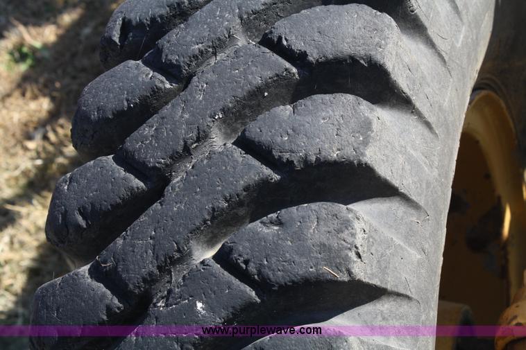 image for item A6526 Caterpillar 212 motor grader