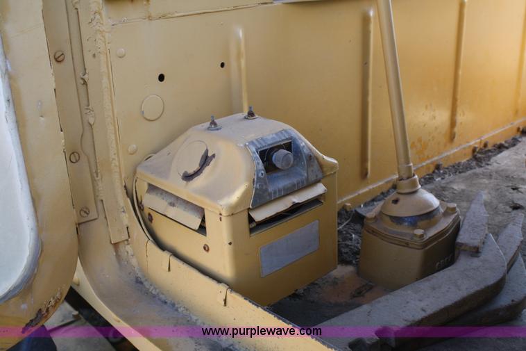 image for item A6526 Caterpillar 212 motor grader