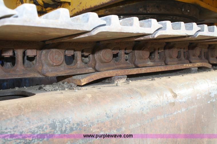 image for item A6531 1977 John Deere 690B excavator