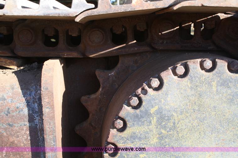 image for item A6531 1977 John Deere 690B excavator