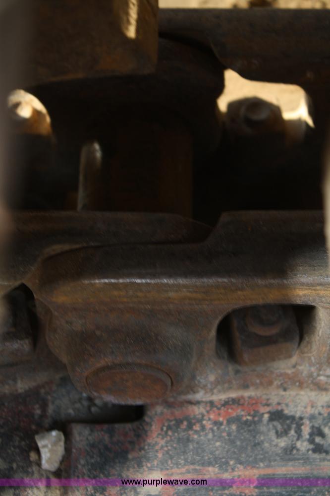 image for item A6531 1977 John Deere 690B excavator