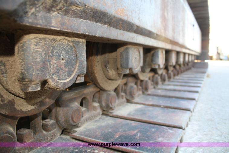 image for item A6531 1977 John Deere 690B excavator