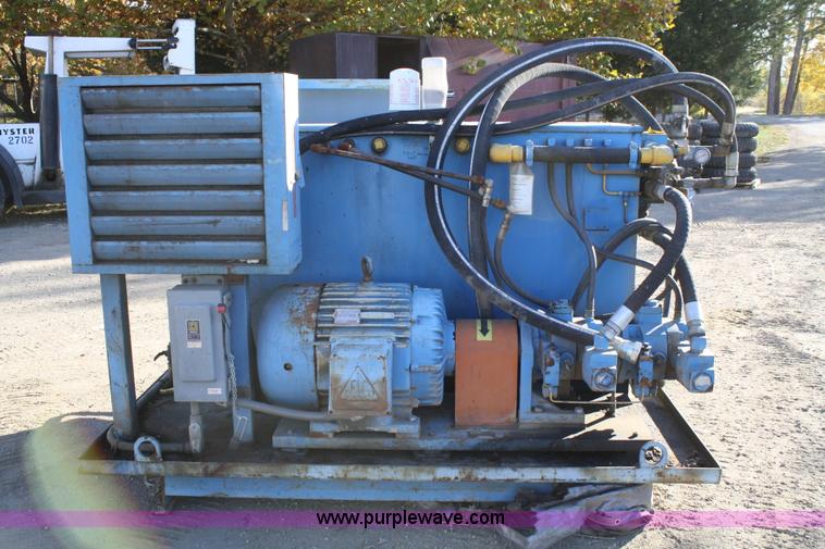 image for item A6532 Young hydraulic power unit
