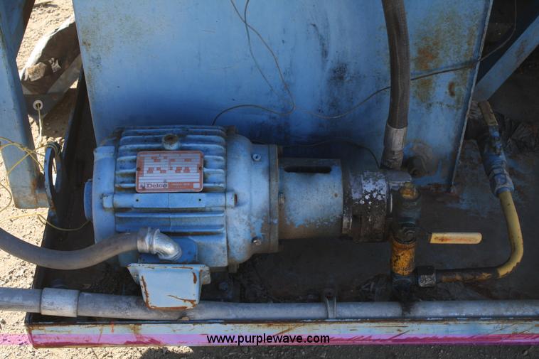 image for item A6532 Young hydraulic power unit