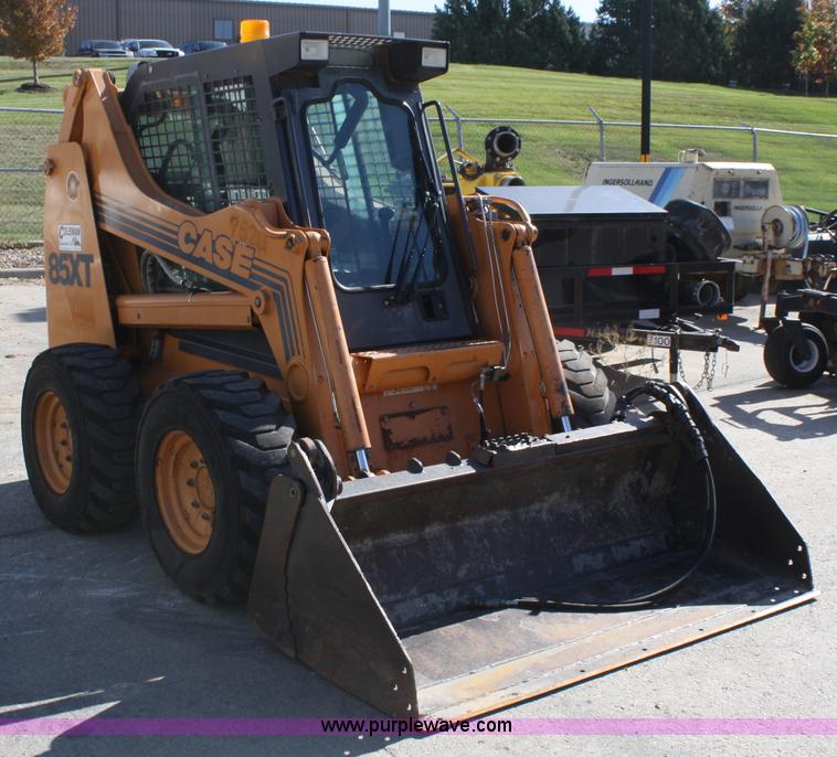 image for item A6533 2002 Case 85XT skid steer