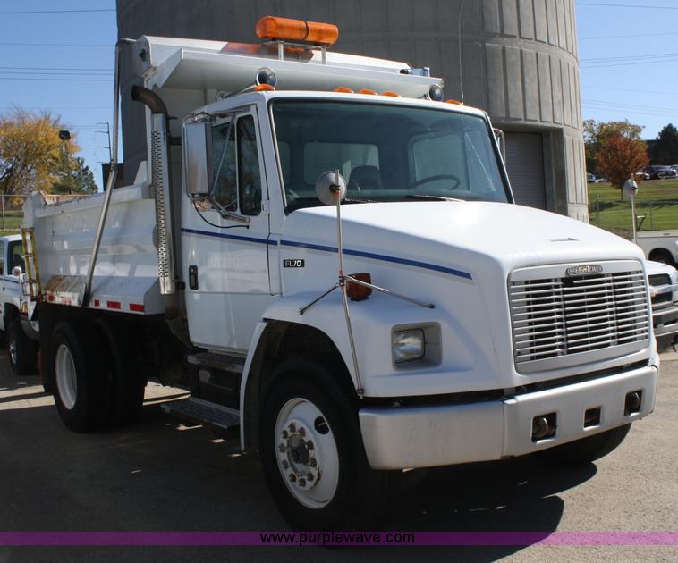 image for item A6534 1995 Freightliner FL70 dump truck