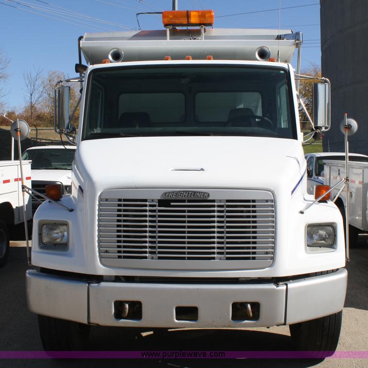 image for item A6534 1995 Freightliner FL70 dump truck