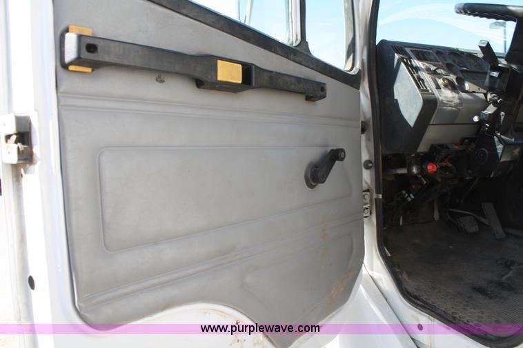 image for item A6534 1995 Freightliner FL70 dump truck