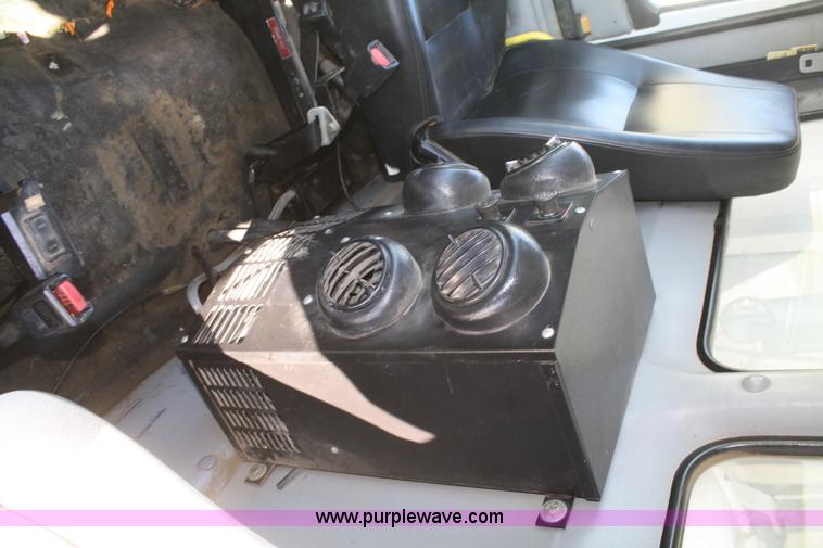 image for item A6534 1995 Freightliner FL70 dump truck