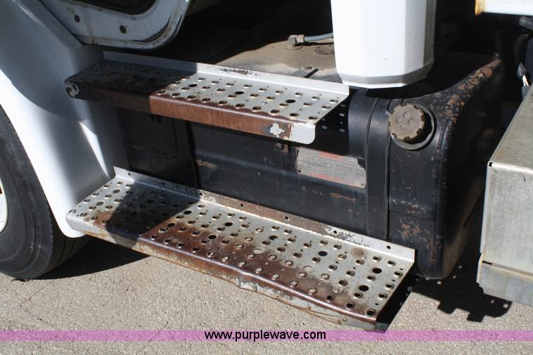 image for item A6534 1995 Freightliner FL70 dump truck