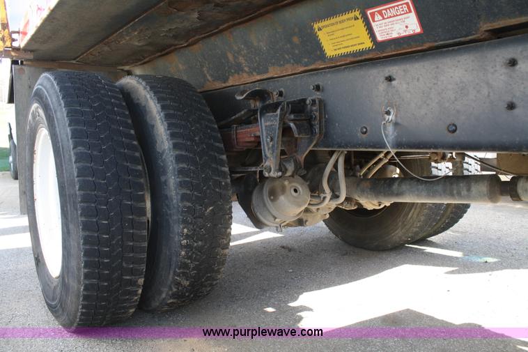 image for item A6534 1995 Freightliner FL70 dump truck