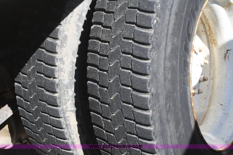 image for item A6534 1995 Freightliner FL70 dump truck