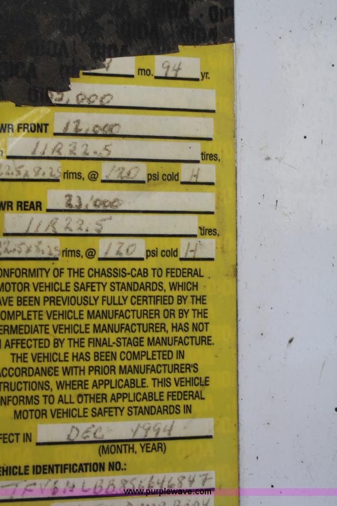 image for item A6534 1995 Freightliner FL70 dump truck