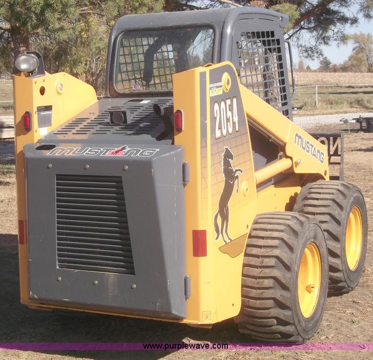 image for item B5056 2007 Mustang 2054 skid loader