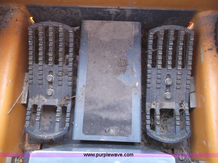 image for item B5056 2007 Mustang 2054 skid loader