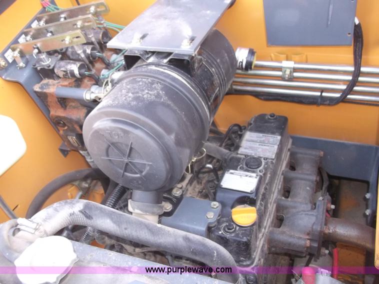 image for item B5056 2007 Mustang 2054 skid loader