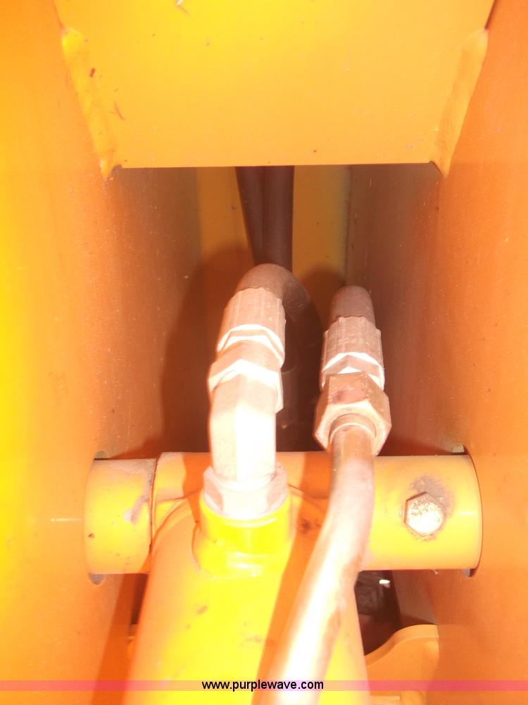 image for item B5056 2007 Mustang 2054 skid loader