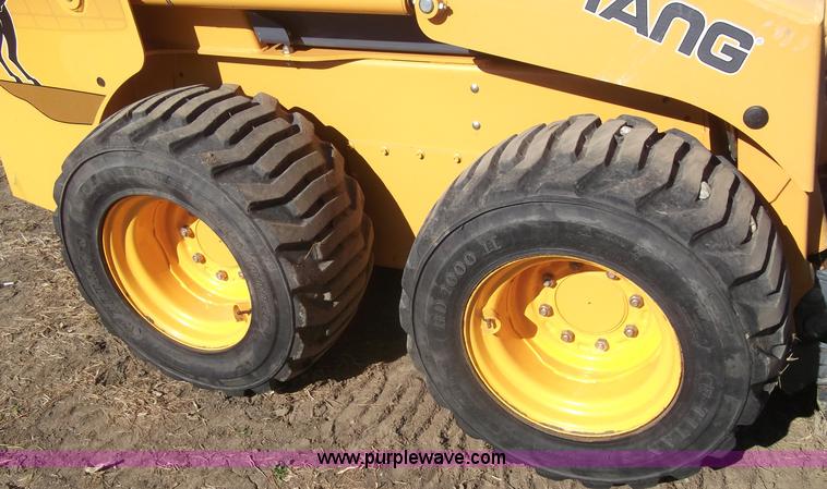 image for item B5056 2007 Mustang 2054 skid loader