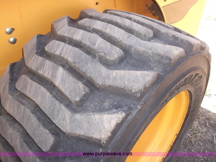 image for item B5056 2007 Mustang 2054 skid loader