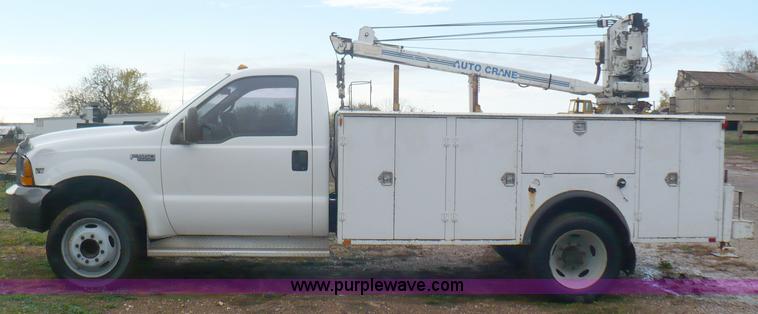 image for item B6012 1999 Ford F550 Super Duty pickup truck