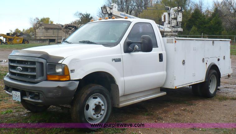 image for item B6012 1999 Ford F550 Super Duty pickup truck