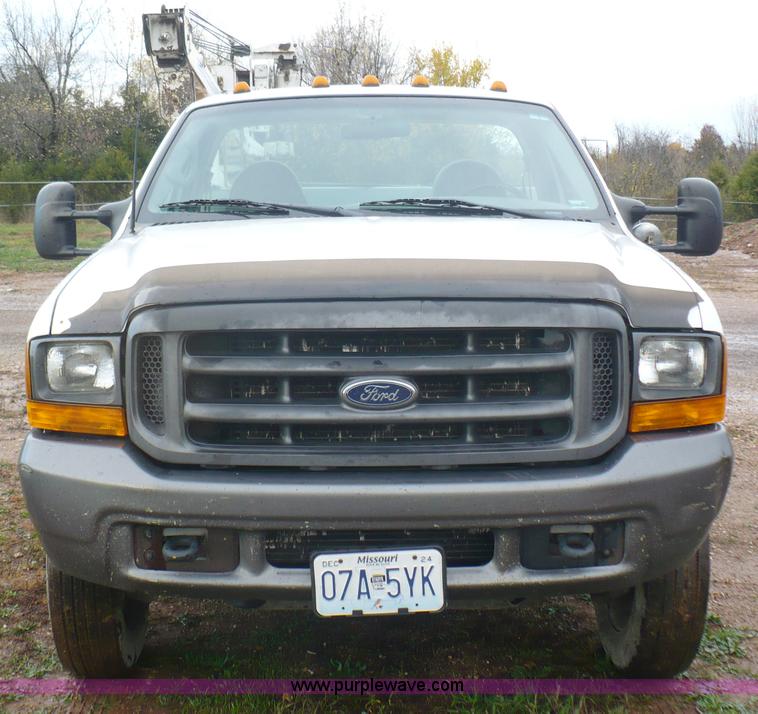image for item B6012 1999 Ford F550 Super Duty pickup truck