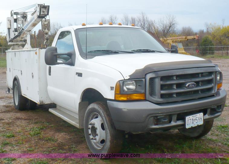 image for item B6012 1999 Ford F550 Super Duty pickup truck
