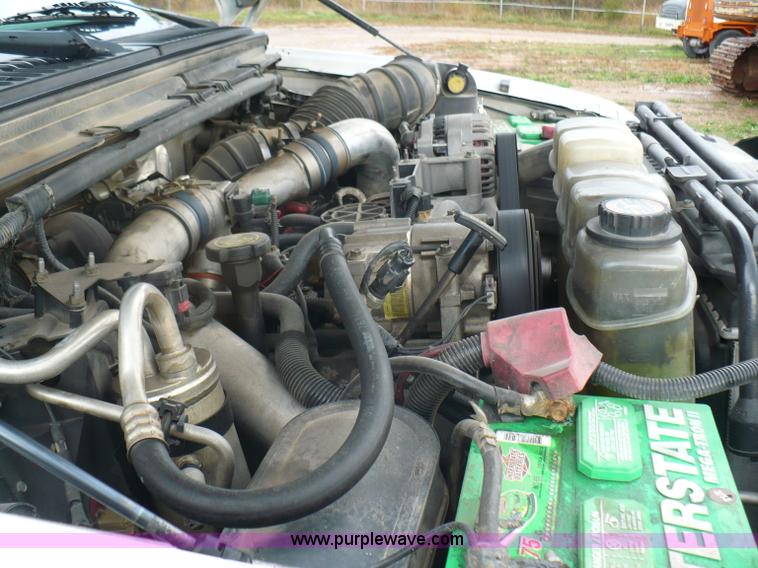 image for item B6012 1999 Ford F550 Super Duty pickup truck