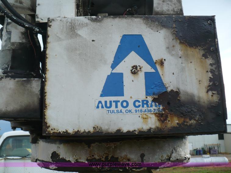 image for item B6012 1999 Ford F550 Super Duty pickup truck