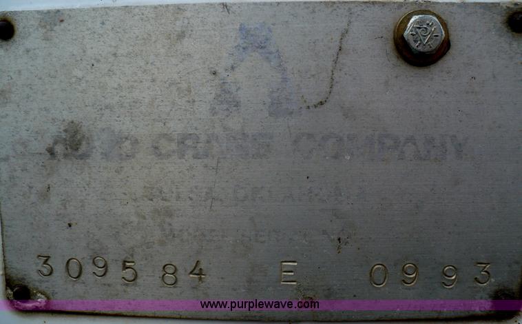 image for item B6012 1999 Ford F550 Super Duty pickup truck