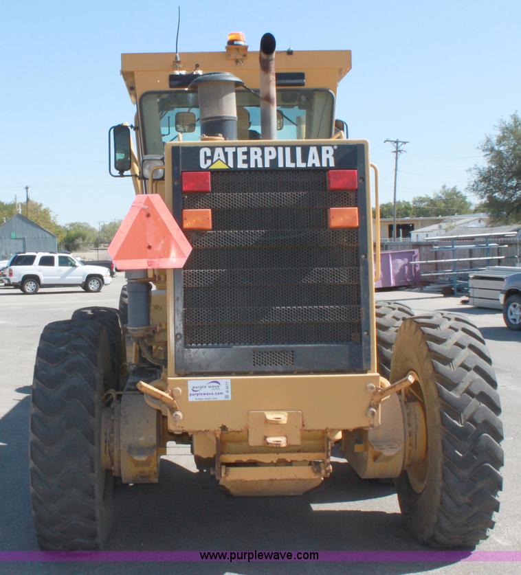 image for item B8577 2001 Caterpillar 140H motor grader