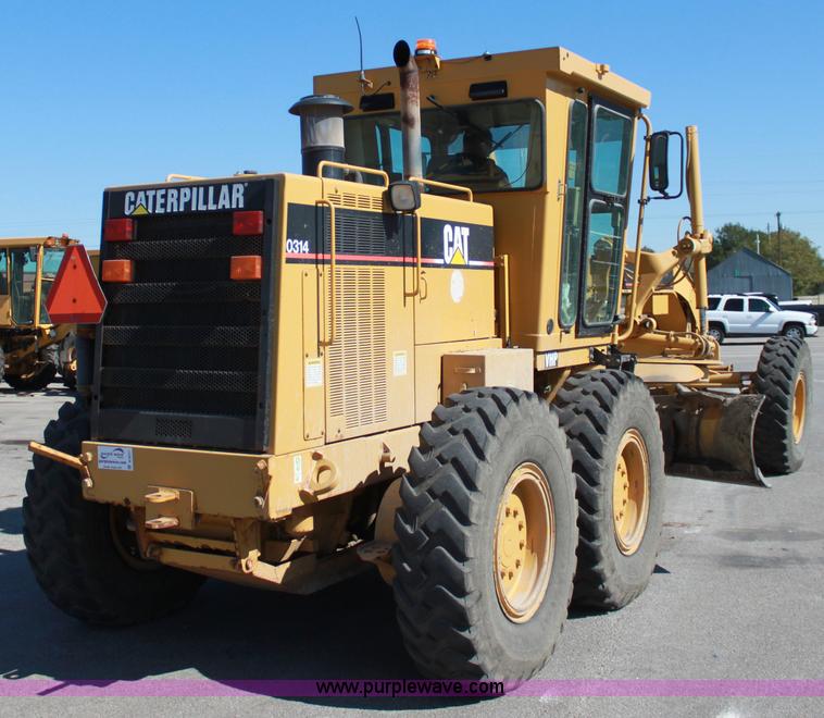 image for item B8577 2001 Caterpillar 140H motor grader