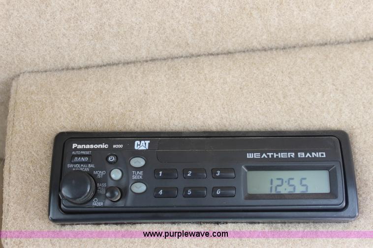 image for item B8577 2001 Caterpillar 140H motor grader