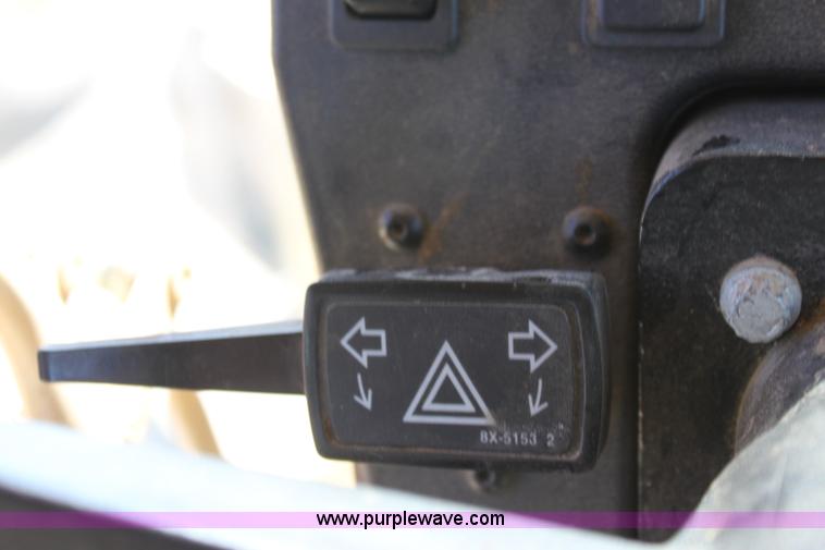 image for item B8577 2001 Caterpillar 140H motor grader