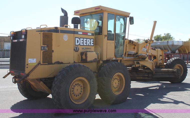 image for item B8578 1998 John Deere 770CH motor grader