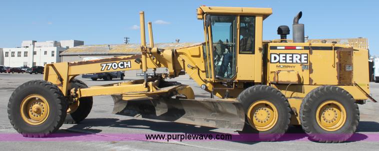 image for item B8578 1998 John Deere 770CH motor grader