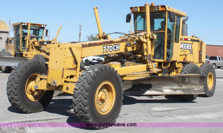 image for item B8578 1998 John Deere 770CH motor grader