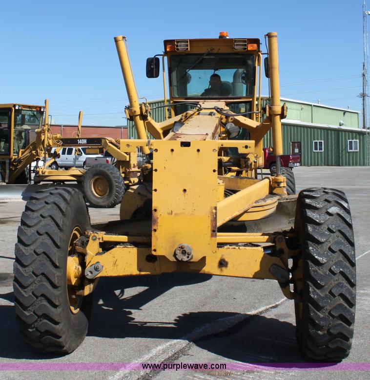 image for item B8578 1998 John Deere 770CH motor grader