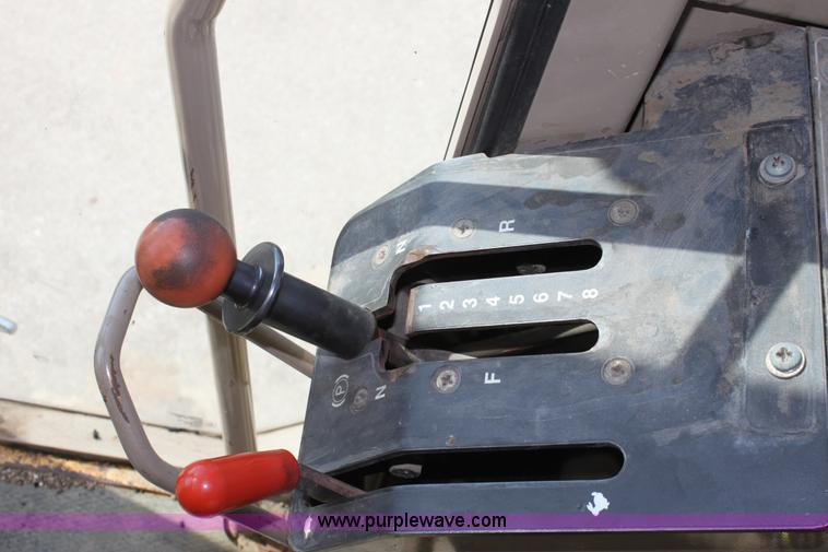 image for item B8578 1998 John Deere 770CH motor grader