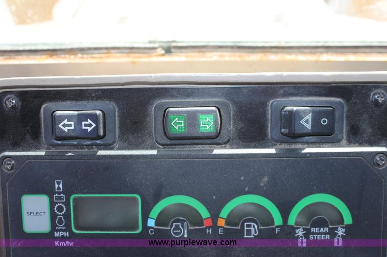 image for item B8578 1998 John Deere 770CH motor grader